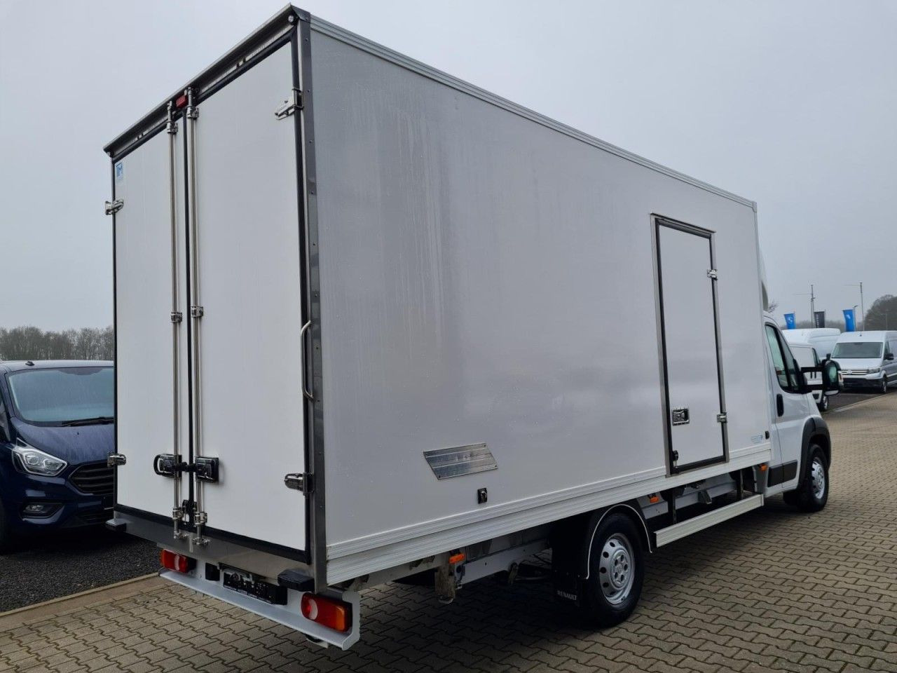 Peugeot Boxer 3.5t Koffer lang L4 ERGO KLIMA KOMFORT TEM - الشاحنات الصغيرة صندوق مغلق: صور 4 Peugeot Boxer 3.5t Koffer lang L4 ERGO KLIMA KOMFORT TEM - الشاحنات الصغيرة صندوق مغلق: صور 4