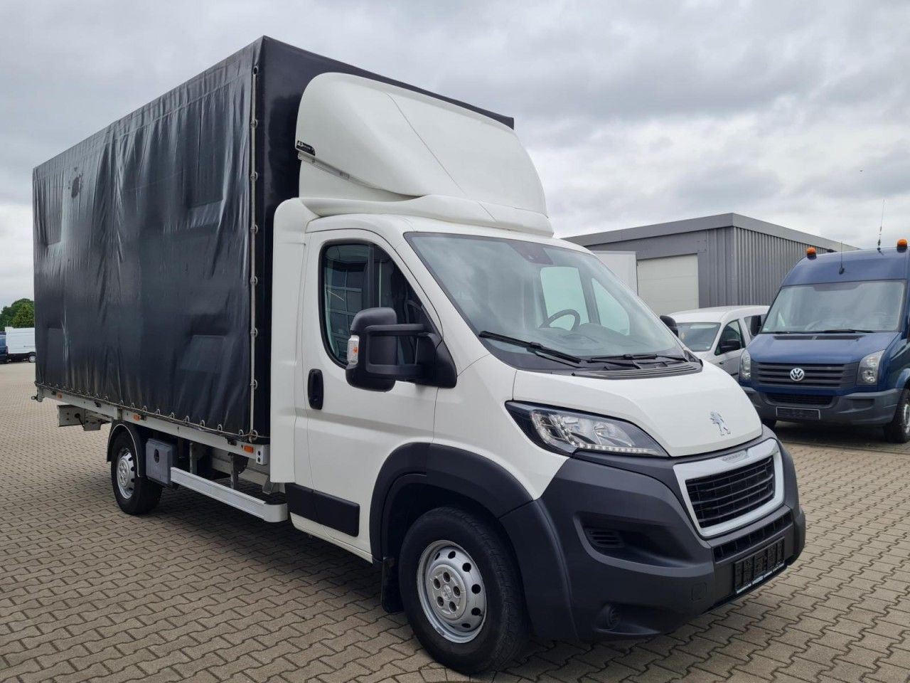 Peugeot Boxer 3,5t Pritsche Plane 2.2 HDi L4 435 - الشاحنات الصغيرة ستائر: صور 3 Peugeot Boxer 3,5t Pritsche Plane 2.2 HDi L4 435 - الشاحنات الصغيرة ستائر: صور 3