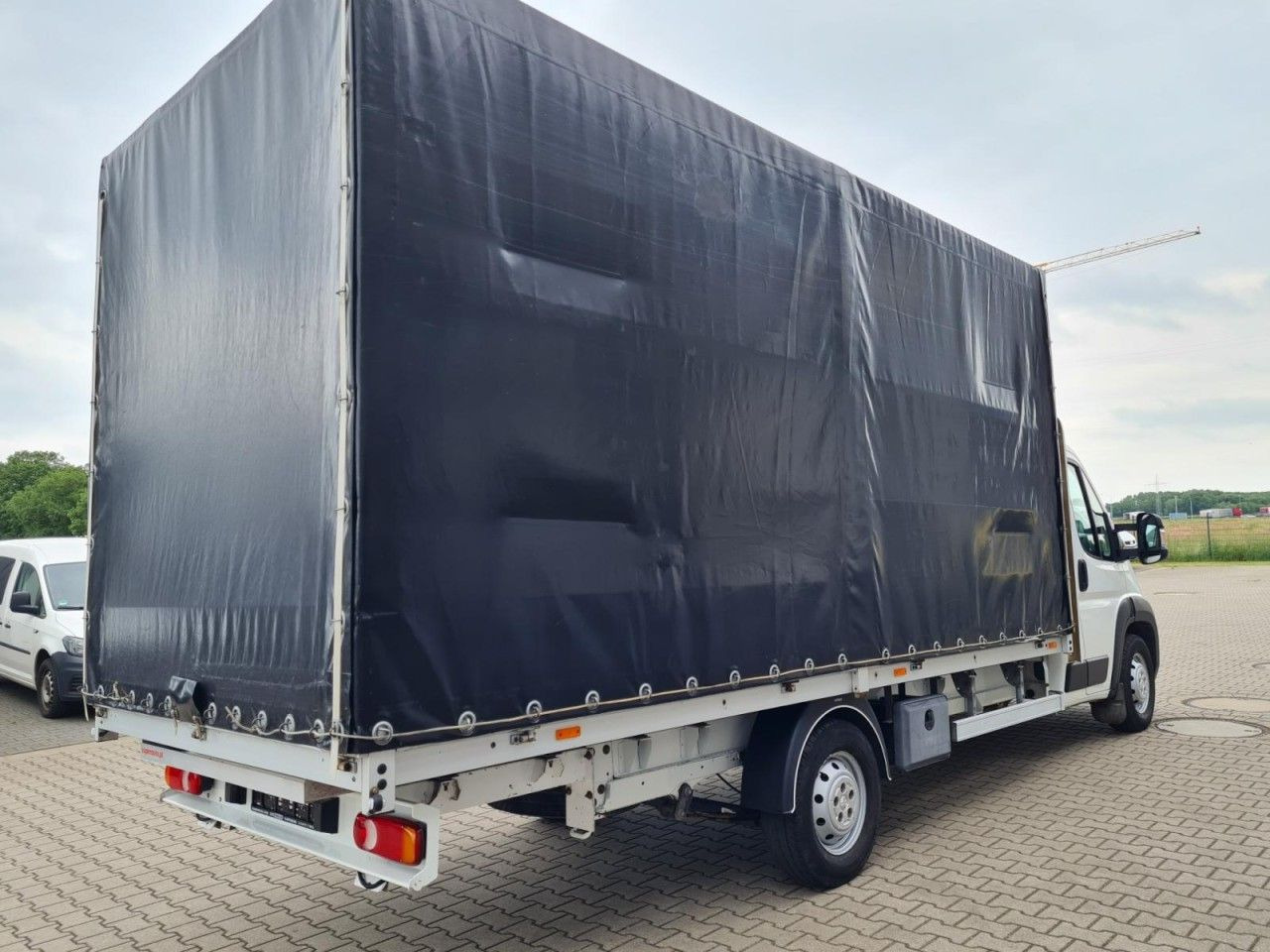 Peugeot Boxer 3,5t Pritsche Plane 2.2 HDi L4 435 - الشاحنات الصغيرة ستائر: صور 5 Peugeot Boxer 3,5t Pritsche Plane 2.2 HDi L4 435 - الشاحنات الصغيرة ستائر: صور 5