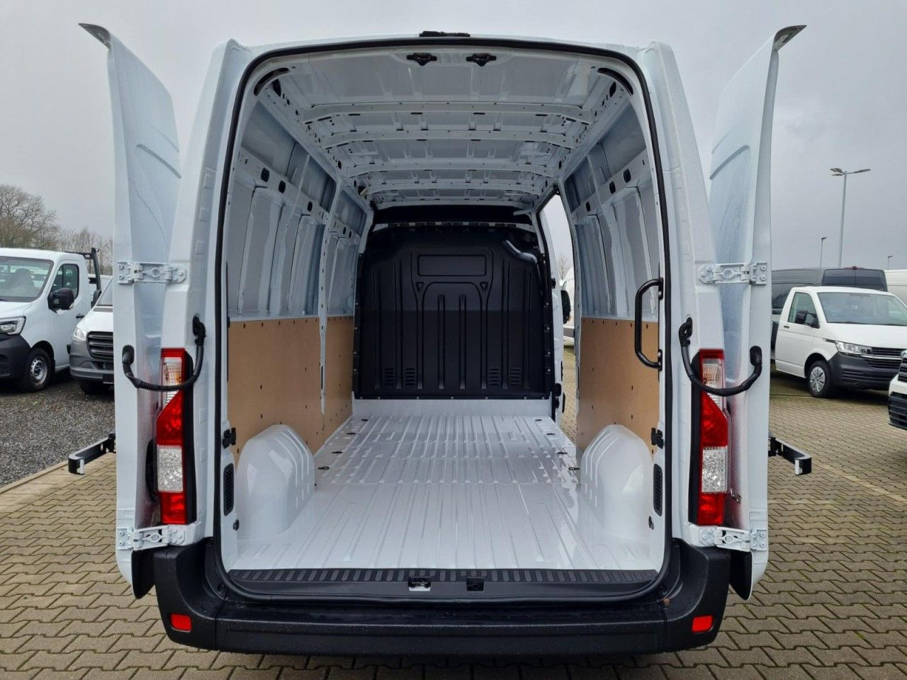 Renault Master 35 Kasten L3H2 KLIMA KOMFORT PDC Navi App - فان: صور 5 Renault Master 35 Kasten L3H2 KLIMA KOMFORT PDC Navi App - فان: صور 5