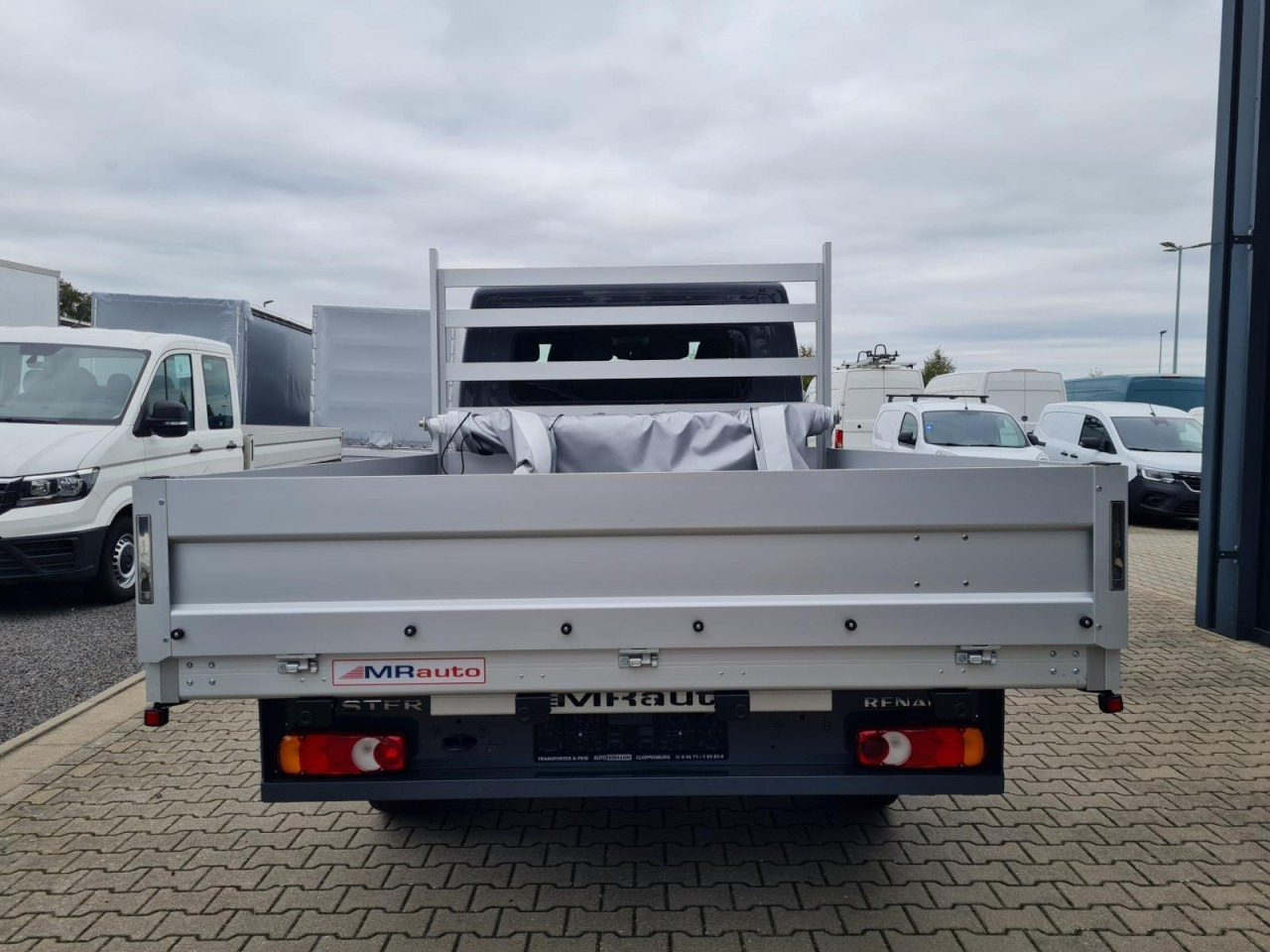 Renault Master 35 New Doka lang L3 AG Klima Komfort Tempomat - الشاحنات الصغيرة المسطحة, الشاحنات الصغيرة كابينة مزدوجة: صور 5 Renault Master 35 New Doka lang L3 AG Klima Komfort Tempomat - الشاحنات الصغيرة المسطحة, الشاحنات الصغيرة كابينة مزدوجة: صور 5