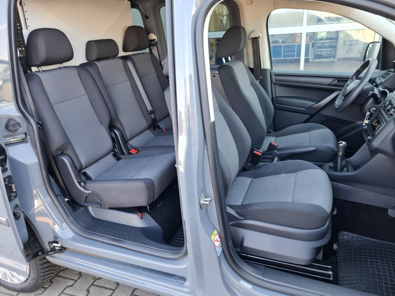 Volkswagen Caddy 4Motion TDi Kombi 5-Sitze TEMPO STHZ REGALSYSTEM - الشاحنات الصغيرة كابينة مزدوجة: صور 4 Volkswagen Caddy 4Motion TDi Kombi 5-Sitze TEMPO STHZ REGALSYSTEM - الشاحنات الصغيرة كابينة مزدوجة: صور 4