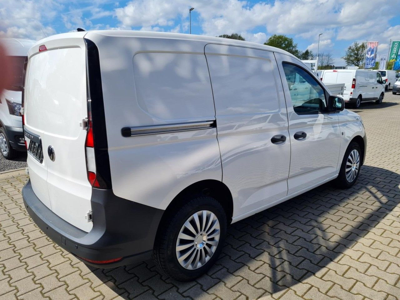Volkswagen Caddy Kasten Cargo 2.0 TDI KLIMA KOMFORT PDC - فان المدمجة: صور 4 Volkswagen Caddy Kasten Cargo 2.0 TDI KLIMA KOMFORT PDC - فان المدمجة: صور 4