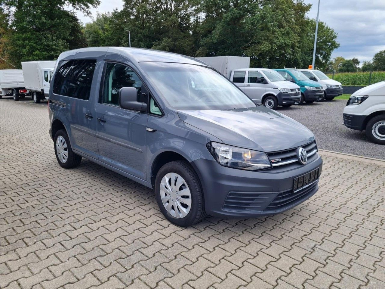 Volkswagen Caddy Kombi 4Motion TDi 5-Sitze KLIMA STHZ TEMPO - ميكروباص: صور 3 Volkswagen Caddy Kombi 4Motion TDi 5-Sitze KLIMA STHZ TEMPO - ميكروباص: صور 3