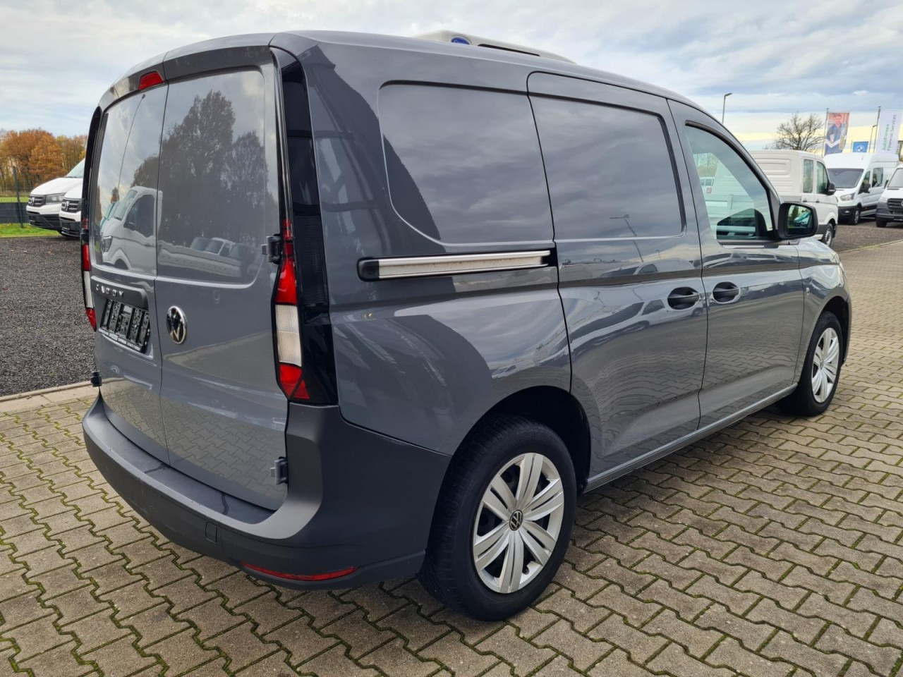Volkswagen Caddy Kühlkasten Cargo 2.0 TDI KLIMA TEMPOMAT - الشاحنات الصغيرة المبردة: صور 4 Volkswagen Caddy Kühlkasten Cargo 2.0 TDI KLIMA TEMPOMAT - الشاحنات الصغيرة المبردة: صور 4