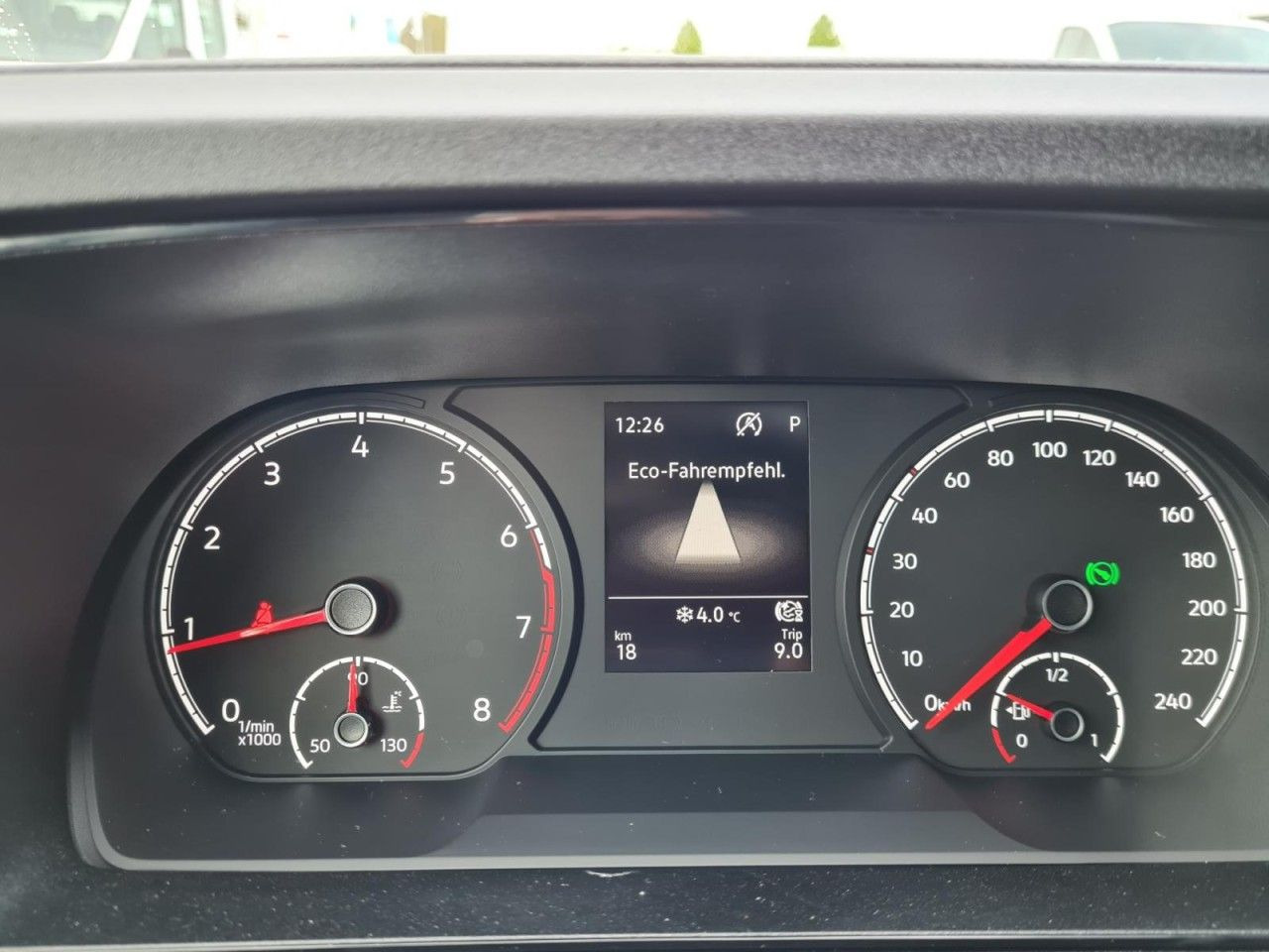 سيارة Volkswagen Caddy Maxi Kombi 7-Sitze 1.5 TSI DSG NAVI/APP TE: صور 25
