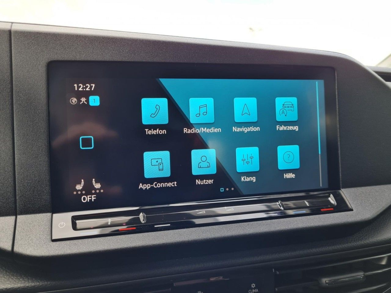 سيارة Volkswagen Caddy Maxi Kombi 7-Sitze 1.5 TSI DSG NAVI/APP TE: صور 27