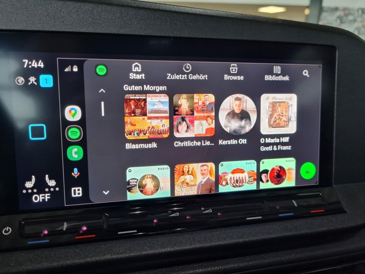 سيارة Volkswagen Caddy Maxi Kombi 7-Sitze 1.5 TSI DSG NAVI/APP TE: صور 13