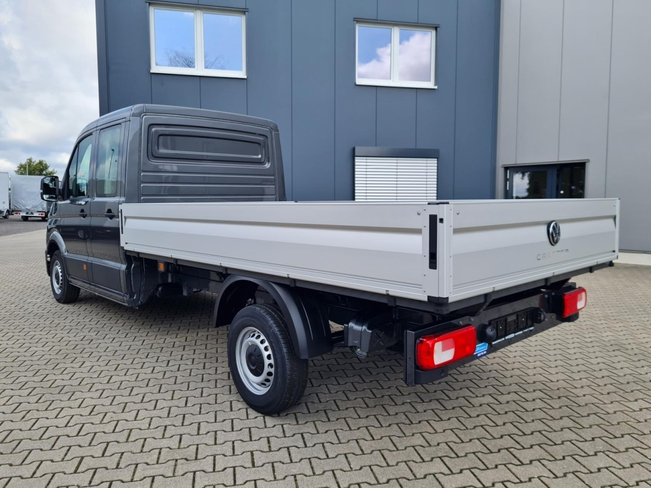 Volkswagen Crafter 35 Doka 7-Sitze MAXI L4 KLIMA TEMPOMAT - الشاحنات الصغيرة المسطحة, الشاحنات الصغيرة كابينة مزدوجة: صور 4 Volkswagen Crafter 35 Doka 7-Sitze MAXI L4 KLIMA TEMPOMAT - الشاحنات الصغيرة المسطحة, الشاحنات الصغيرة كابينة مزدوجة: صور 4