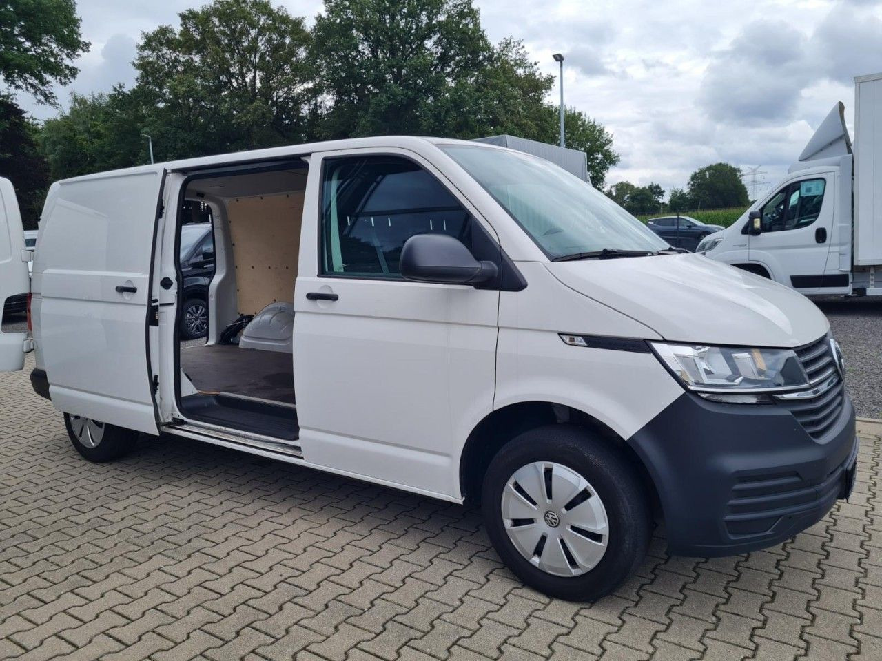 Volkswagen T6.1 Kasten TDi lang Flügeltüren KLIMA Verkleidu - فان المدمجة: صور 4 Volkswagen T6.1 Kasten TDi lang Flügeltüren KLIMA Verkleidu - فان المدمجة: صور 4
