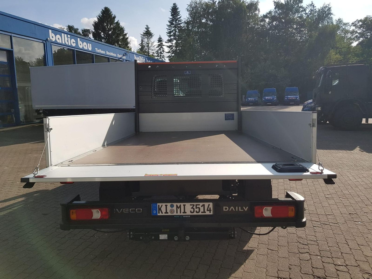 Iveco Daily 35S14HA8 Pritsche AHK 100 kW (136 PS),... - الشاحنات الصغيرة المسطحة: صور 5 Iveco Daily 35S14HA8 Pritsche AHK 100 kW (136 PS),... - الشاحنات الصغيرة المسطحة: صور 5