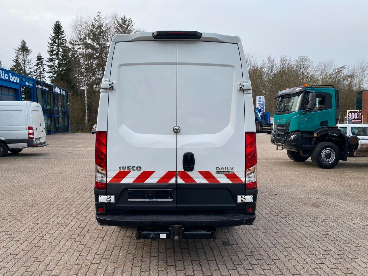 Iveco Daily 50C18HA8V 3520L *AHK* KLIMA*Sitzheizung... - فان: صور 5 Iveco Daily 50C18HA8V 3520L *AHK* KLIMA*Sitzheizung... - فان: صور 5