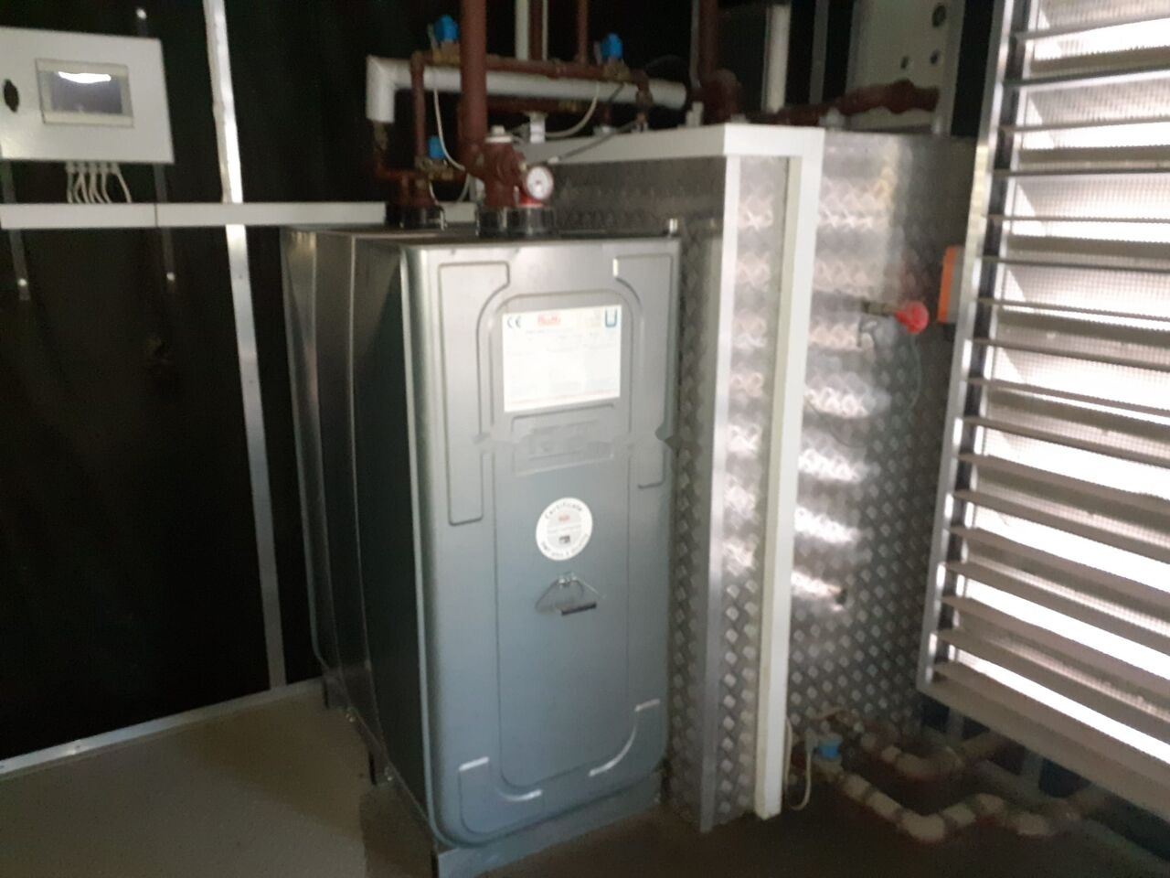 Stamford Generator Nowy1300 KW 1650 KVA STAMFORD CUMMINS - مجموعة المولدات: صور 4 Stamford Generator Nowy1300 KW 1650 KVA STAMFORD CUMMINS - مجموعة المولدات: صور 4
