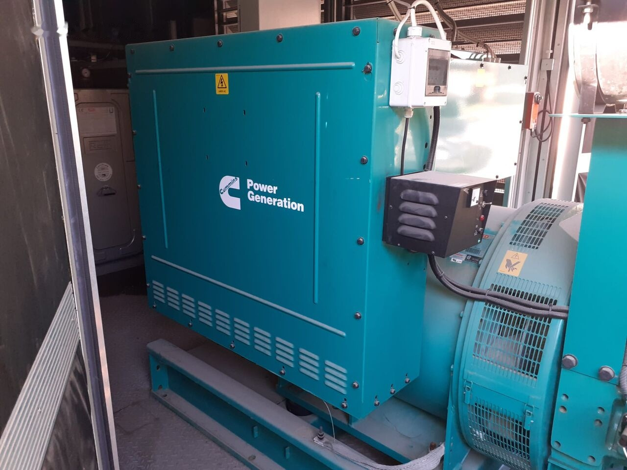 Stamford Generator Nowy1300 KW 1650 KVA STAMFORD CUMMINS - مجموعة المولدات: صور 1 Stamford Generator Nowy1300 KW 1650 KVA STAMFORD CUMMINS - مجموعة المولدات: صور 1