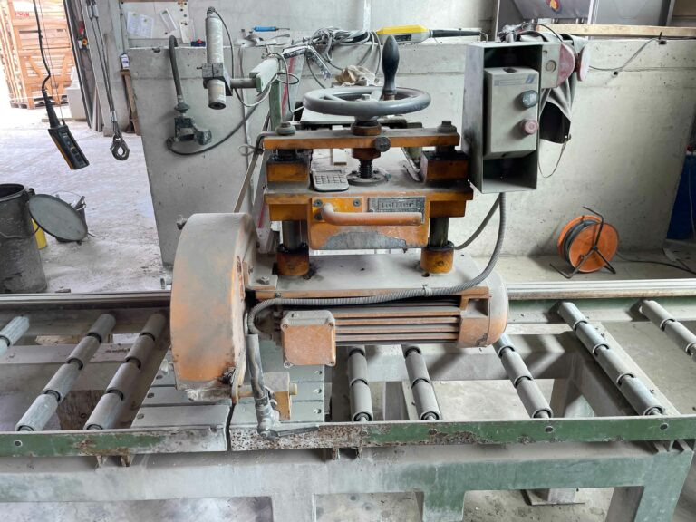 Löffler KS40 / 500 HV – crosscut saw / Ablängsäge - آلة تشغيل: صور 1 Löffler KS40 / 500 HV – crosscut saw / Ablängsäge - آلة تشغيل: صور 1