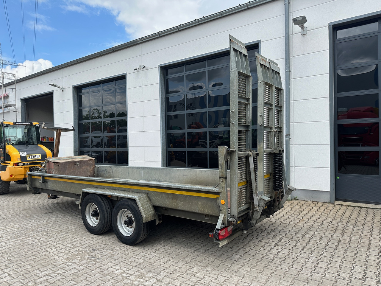 Demmler Tandem-Tiefladeranhänger Fräsenanhänger - عربة مسطحة منخفضة مقطورة: صور 4 Demmler Tandem-Tiefladeranhänger Fräsenanhänger - عربة مسطحة منخفضة مقطورة: صور 4