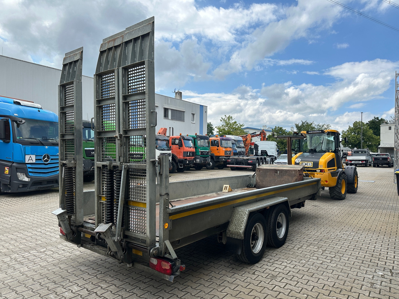Demmler Tandem-Tiefladeranhänger Fräsenanhänger - عربة مسطحة منخفضة مقطورة: صور 5 Demmler Tandem-Tiefladeranhänger Fräsenanhänger - عربة مسطحة منخفضة مقطورة: صور 5