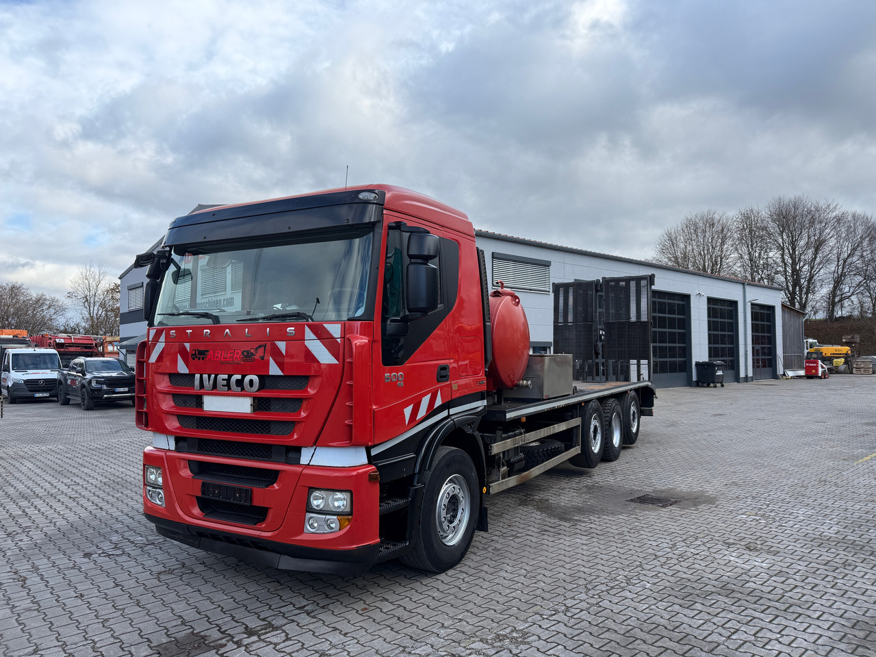 Iveco 4-Achs Baumaschinentransporter hydr. Rampe - شاحنة نقل سيارات شاحنة: صور 2 Iveco 4-Achs Baumaschinentransporter hydr. Rampe - شاحنة نقل سيارات شاحنة: صور 2