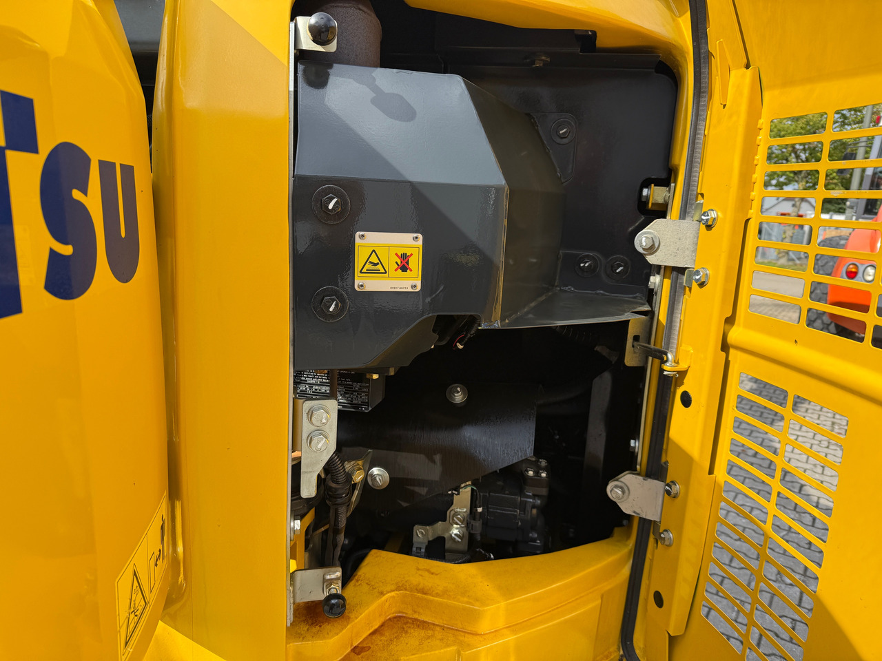 حفارة Komatsu PC88 MR-11E0 Kompaktbagger Verstellausleger Powertilt: صور 11 حفارة Komatsu PC88 MR-11E0 Kompaktbagger Verstellausleger Powertilt: صور 11