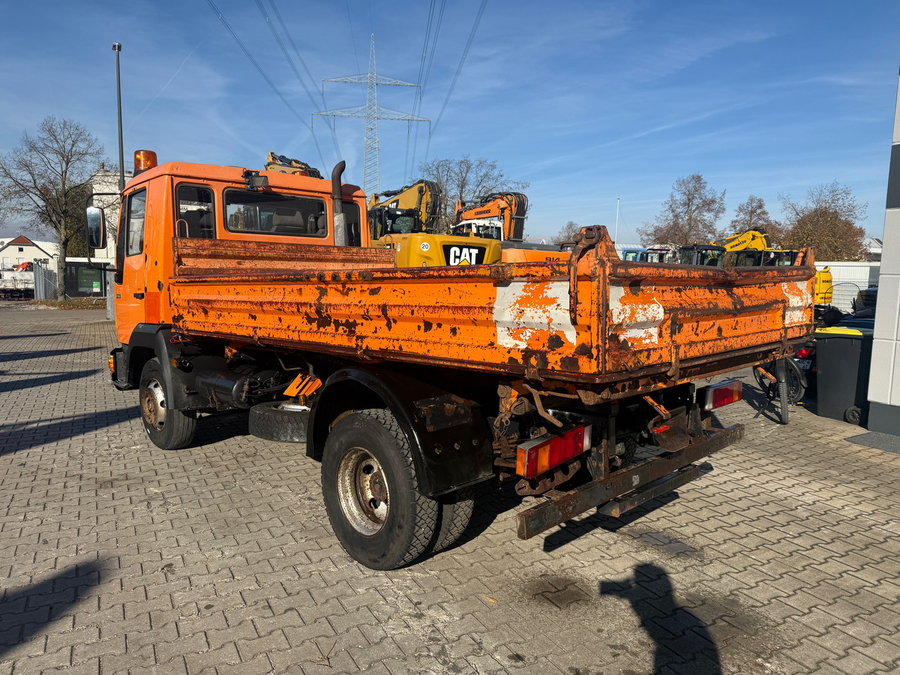 MAN 8.163 L2000 3-Seiten-Kipper AHK - قلابات: صور 5 MAN 8.163 L2000 3-Seiten-Kipper AHK - قلابات: صور 5