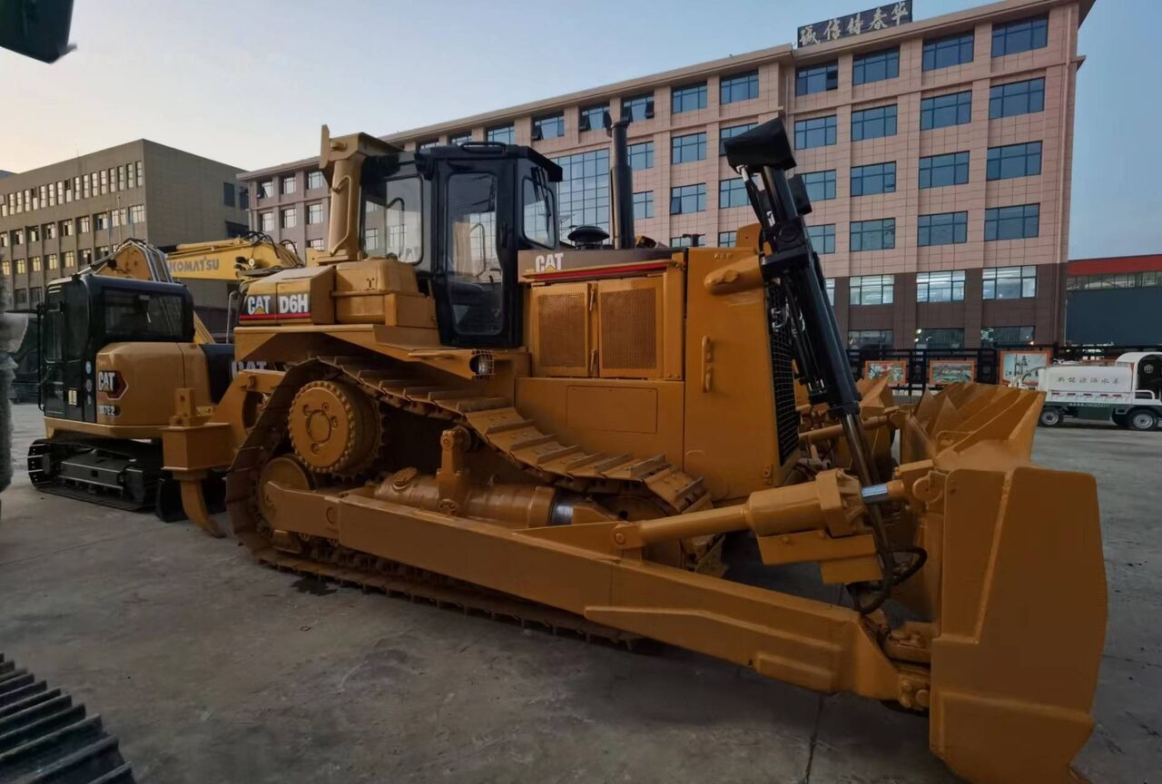 CAT D6H - بلدوزر: صور 4 CAT D6H - بلدوزر: صور 4