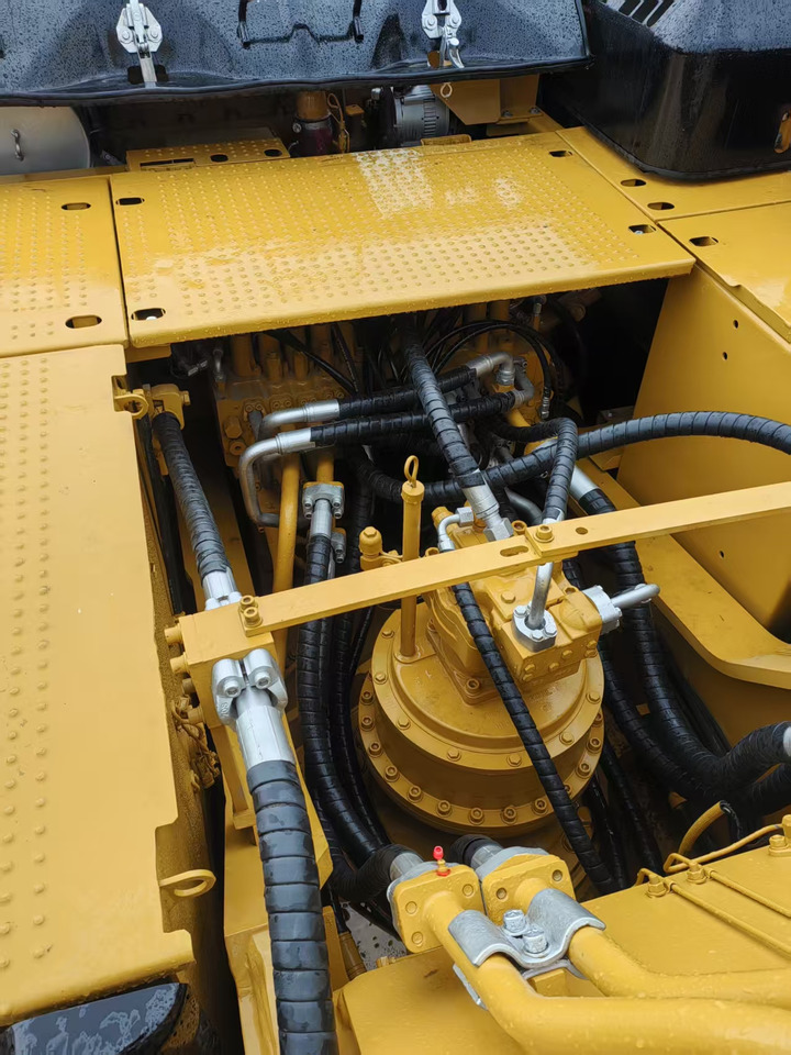 حفارة CATERPILLAR 340D2L: صور 10