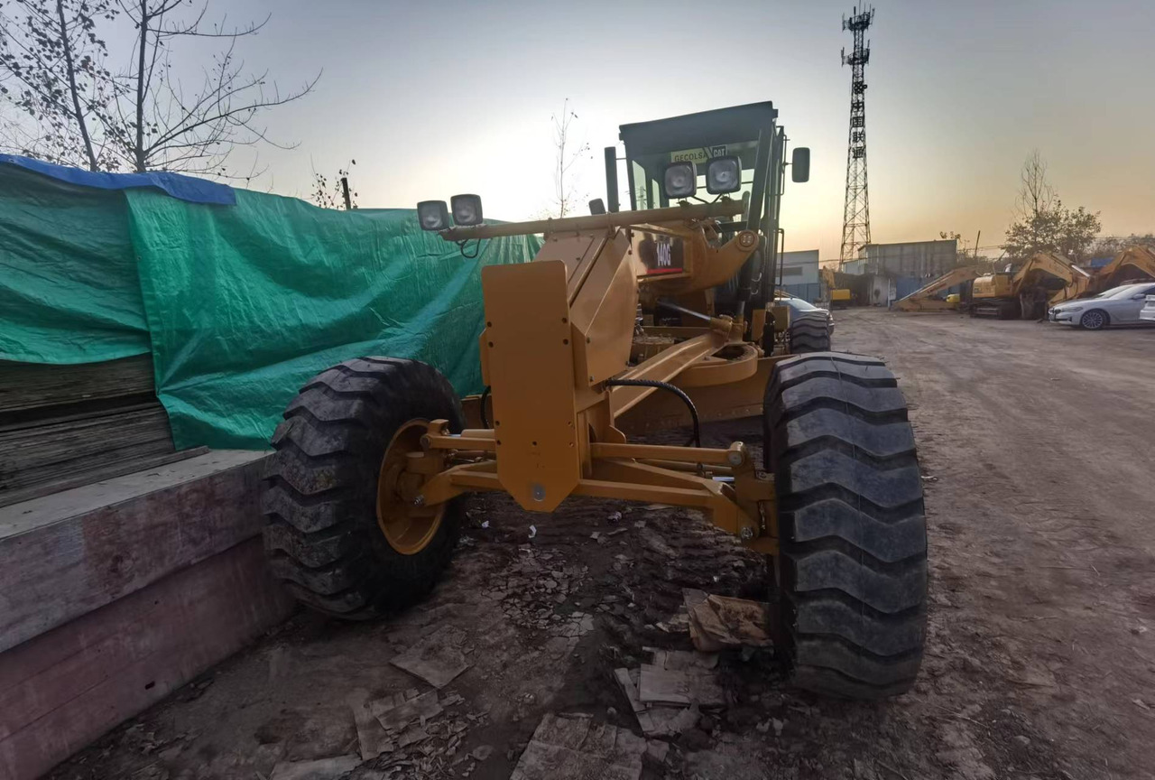 Caterpillar 140G - آلة تسوية الأرض: صور 4 Caterpillar 140G - آلة تسوية الأرض: صور 4