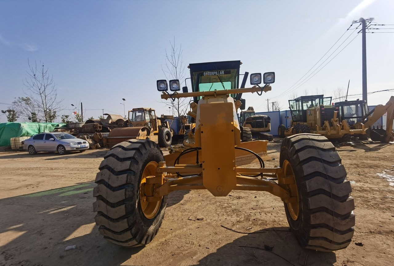 Caterpillar 140H - آلة تسوية الأرض: صور 5 Caterpillar 140H - آلة تسوية الأرض: صور 5