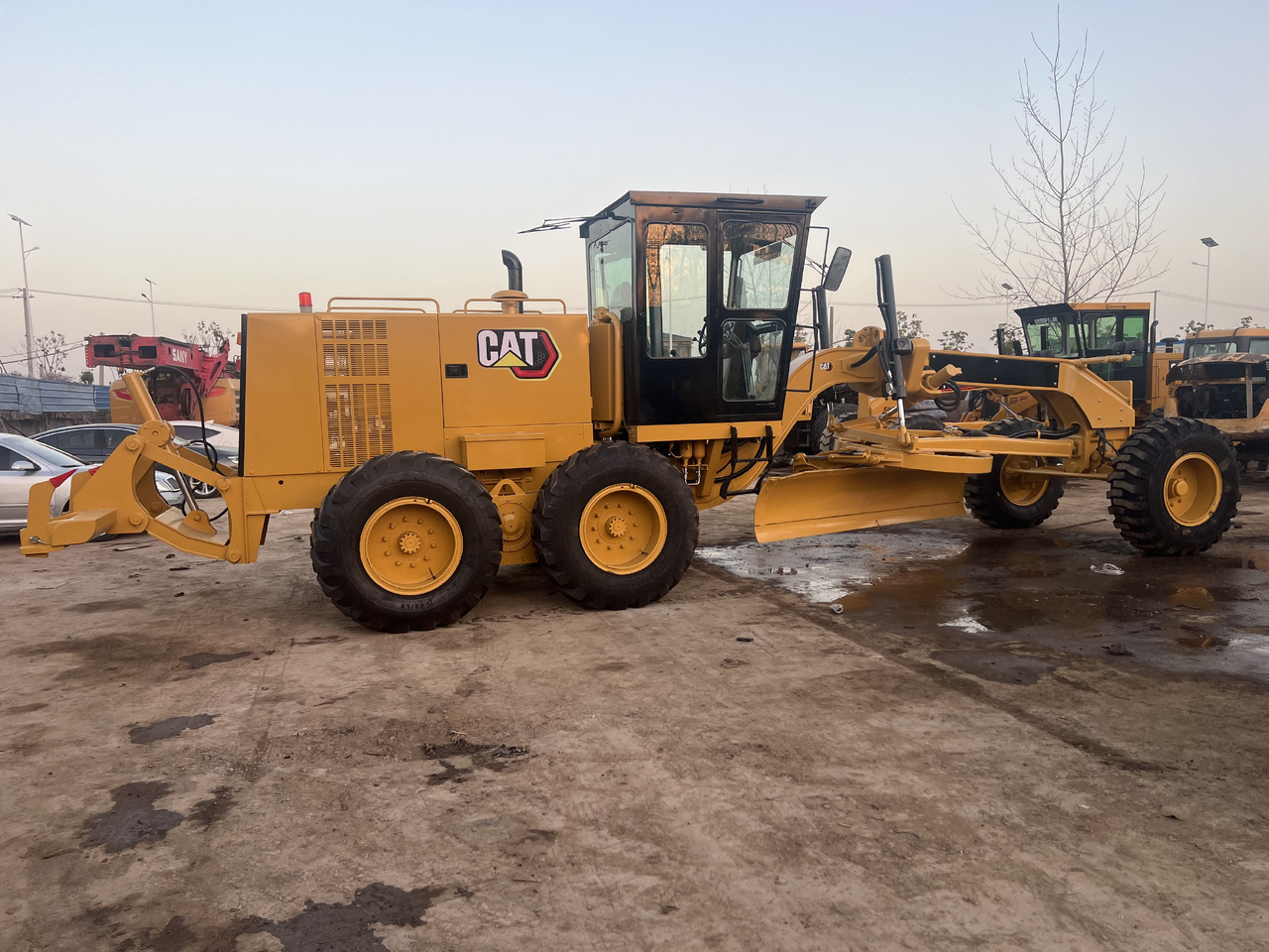 Caterpillar 140H - آلة تسوية الأرض: صور 5 Caterpillar 140H - آلة تسوية الأرض: صور 5