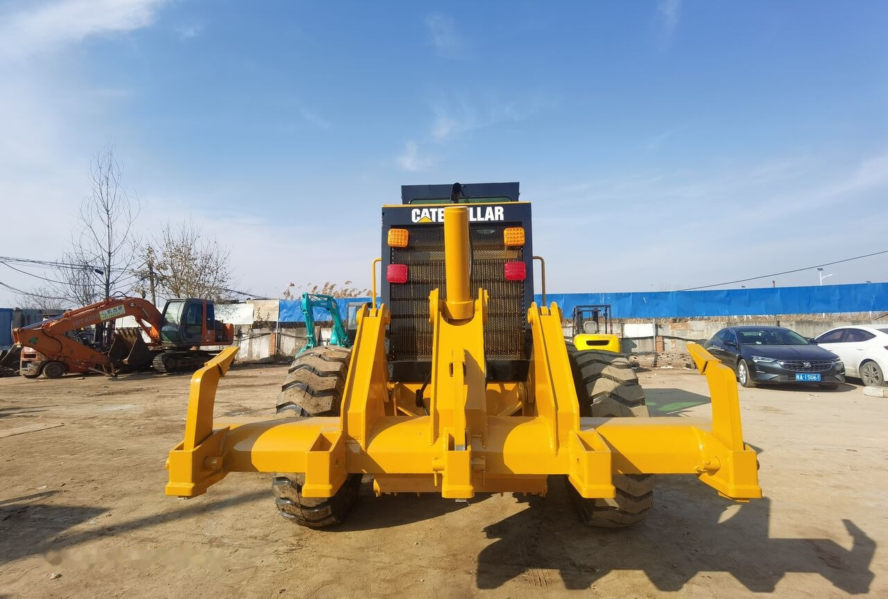 Caterpillar 140H - آلة تسوية الأرض: صور 4 Caterpillar 140H - آلة تسوية الأرض: صور 4