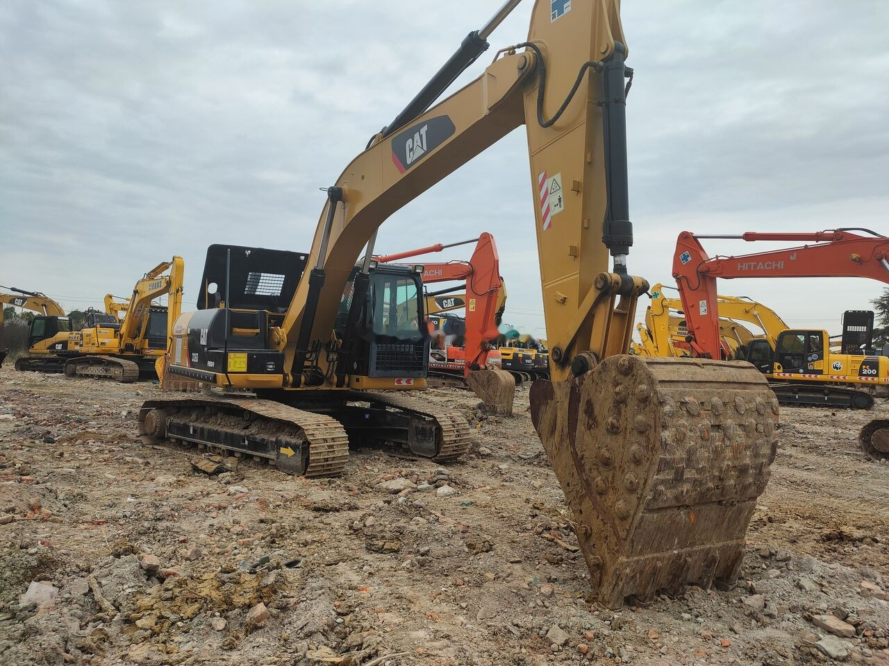 Caterpillar 326D - حفارات زحافة: صور 4 Caterpillar 326D - حفارات زحافة: صور 4