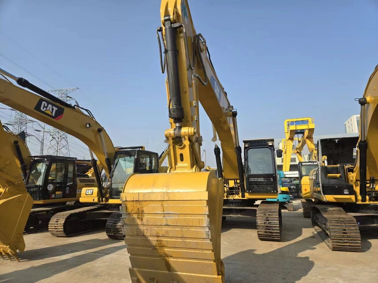 Caterpillar 330D2L - حفارات زحافة: صور 3 Caterpillar 330D2L - حفارات زحافة: صور 3