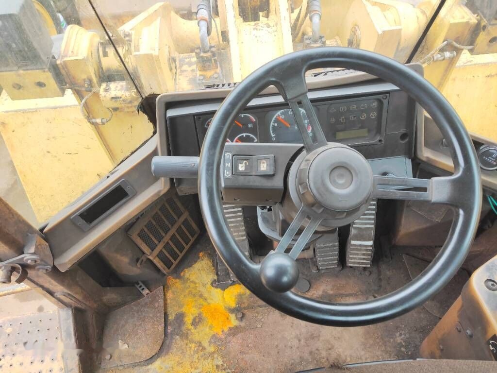 اللودر بعجل Caterpillar 966 F: صور 7