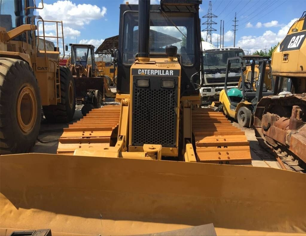 Caterpillar D4C - بلدوزر: صور 1 Caterpillar D4C - بلدوزر: صور 1
