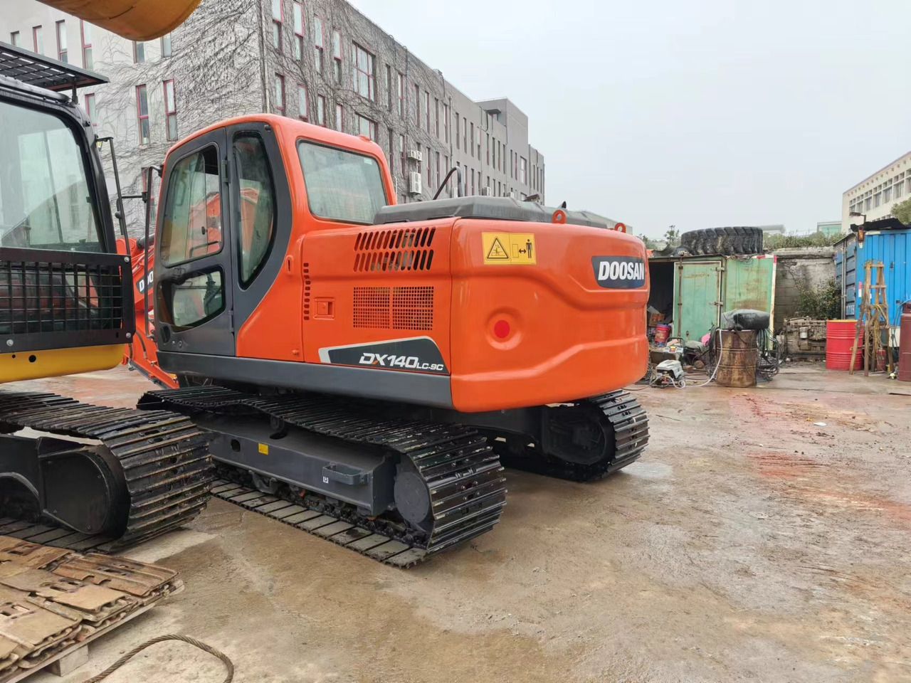 DOOSAN DX140 - حفارة: صور 2 DOOSAN DX140 - حفارة: صور 2
