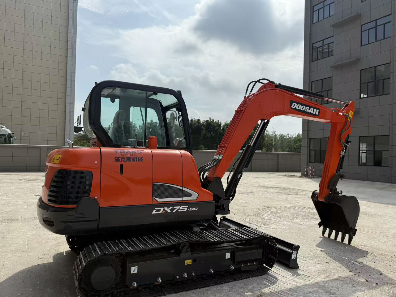 DOOSAN DX75 - حفارة مصغرة: صور 3 DOOSAN DX75 - حفارة مصغرة: صور 3
