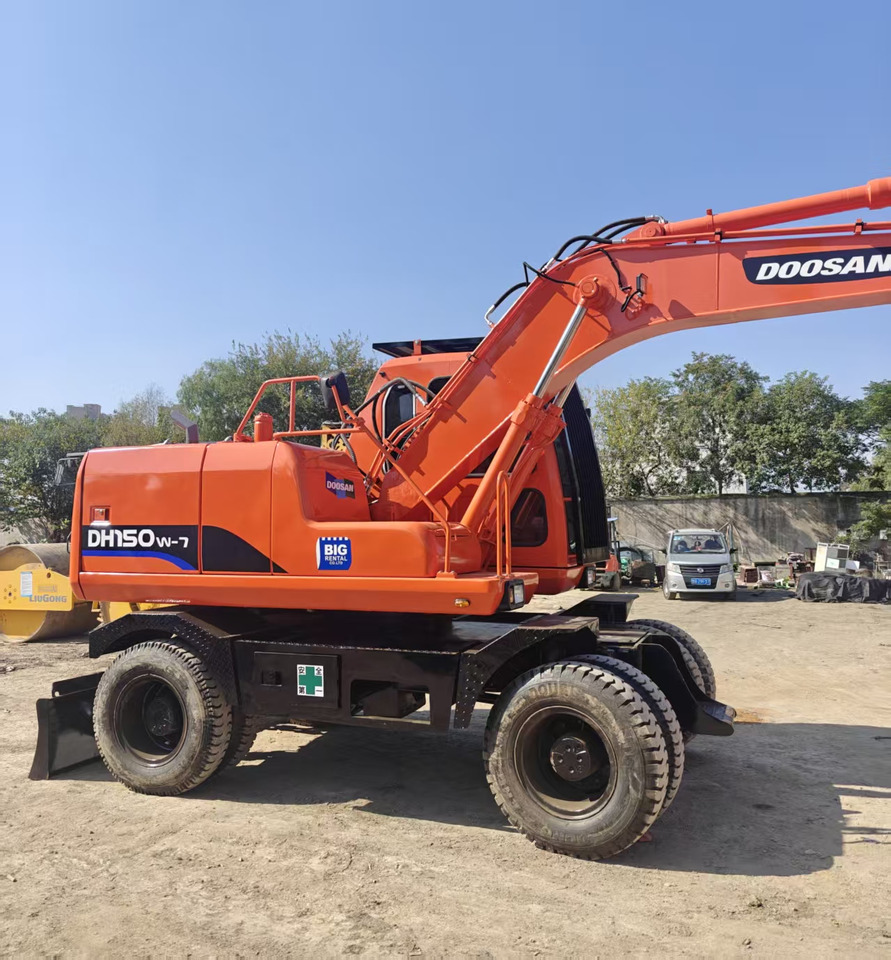 Doosan DH150W - حفارة على عجلات: صور 3 Doosan DH150W - حفارة على عجلات: صور 3