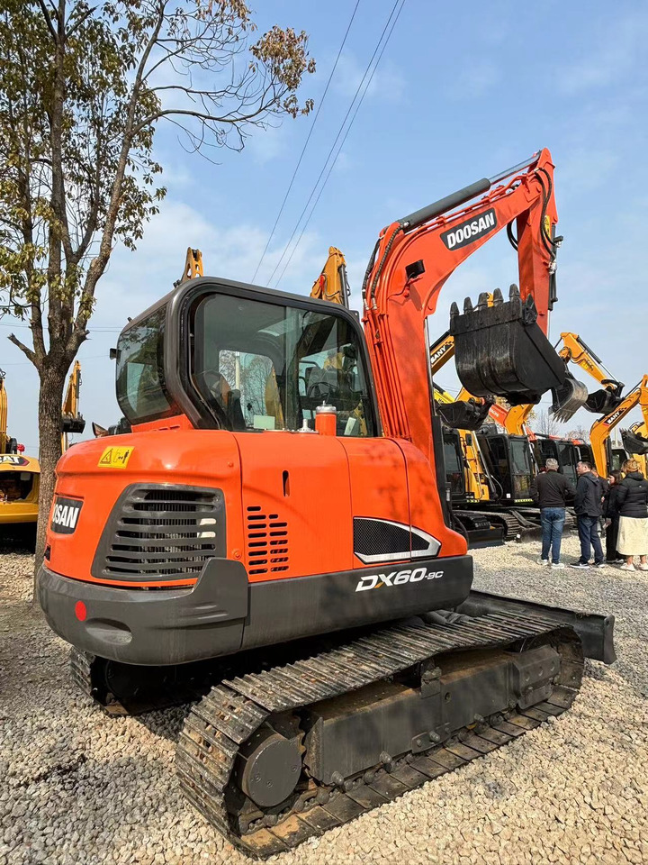 Doosan DX60-9C - حفارات زحافة: صور 1 Doosan DX60-9C - حفارات زحافة: صور 1