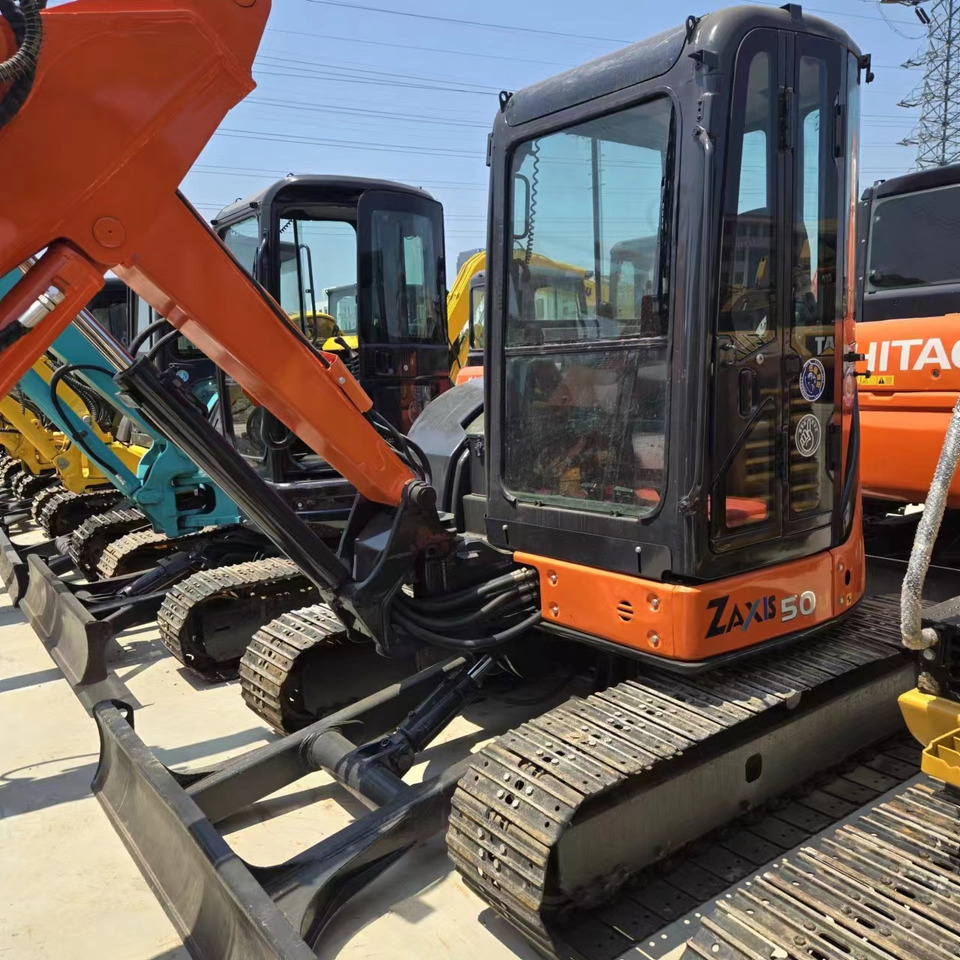 HITACHI ZX50U - حفارة مصغرة: صور 4 HITACHI ZX50U - حفارة مصغرة: صور 4