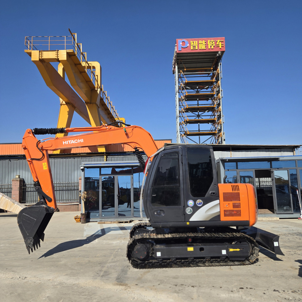 HITACHI ZX70 - حفارة مصغرة: صور 1 HITACHI ZX70 - حفارة مصغرة: صور 1