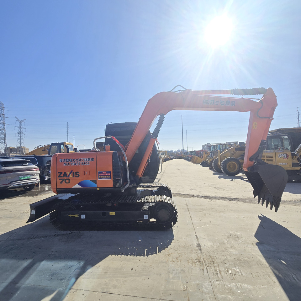 HITACHI ZX70 - حفارة مصغرة: صور 5 HITACHI ZX70 - حفارة مصغرة: صور 5