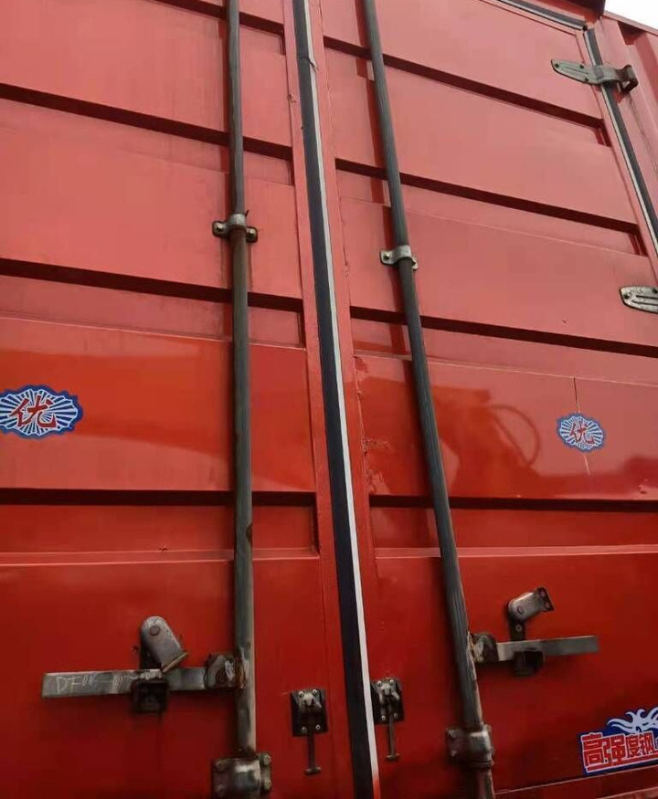 Howo 8X4 Box Truck Box Van - شاحنات الحاويات / جسم علوي قابل للتغيير شاحنة: صور 4 Howo 8X4 Box Truck Box Van - شاحنات الحاويات / جسم علوي قابل للتغيير شاحنة: صور 4