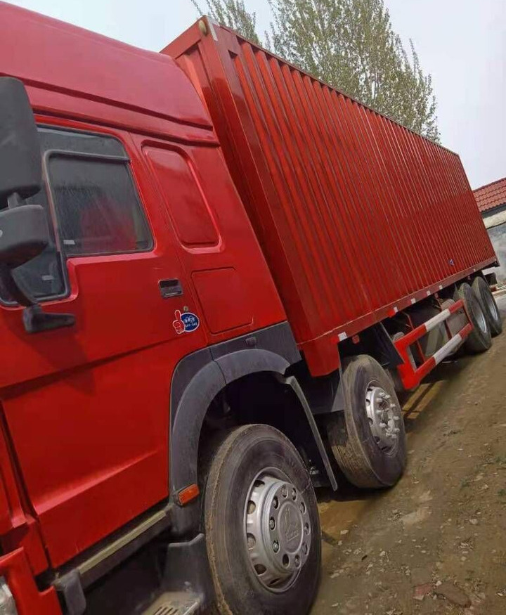 Howo 8X4 Box Truck Box Van - شاحنات الحاويات / جسم علوي قابل للتغيير شاحنة: صور 2 Howo 8X4 Box Truck Box Van - شاحنات الحاويات / جسم علوي قابل للتغيير شاحنة: صور 2