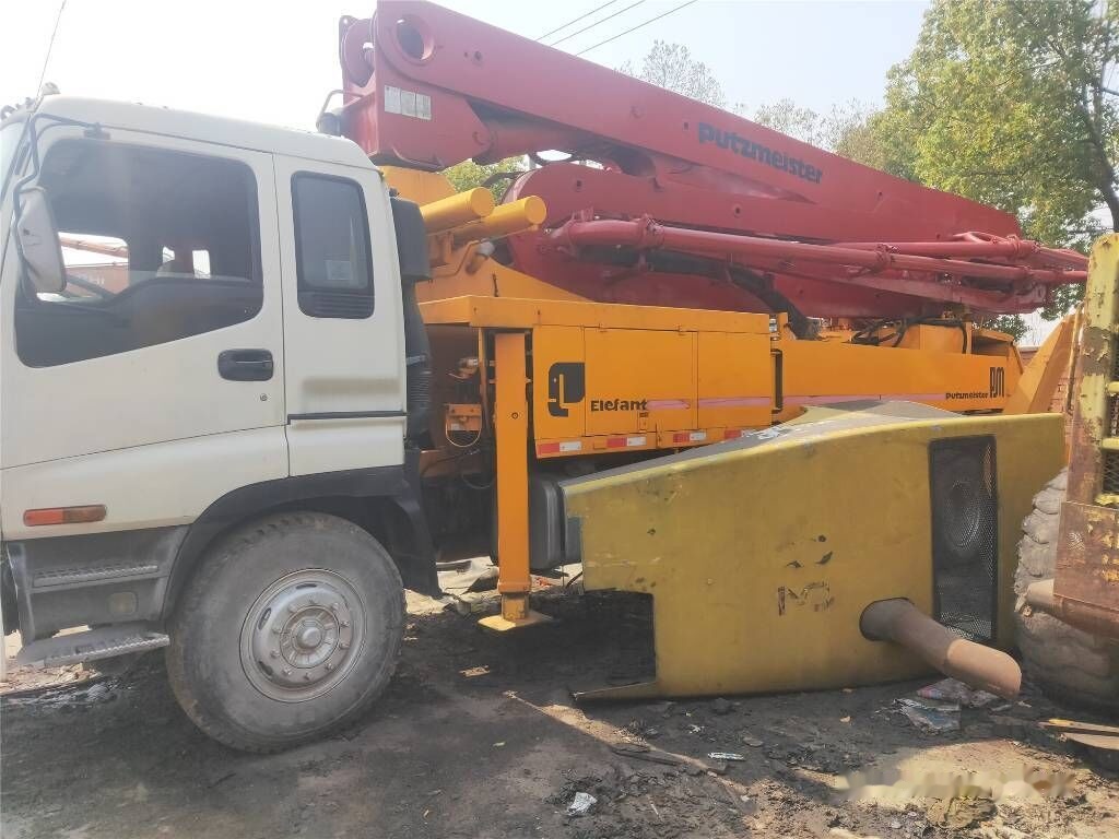 Isuzu Putzmeister on chassis - مضخة خرسانة: صور 4 Isuzu Putzmeister on chassis - مضخة خرسانة: صور 4