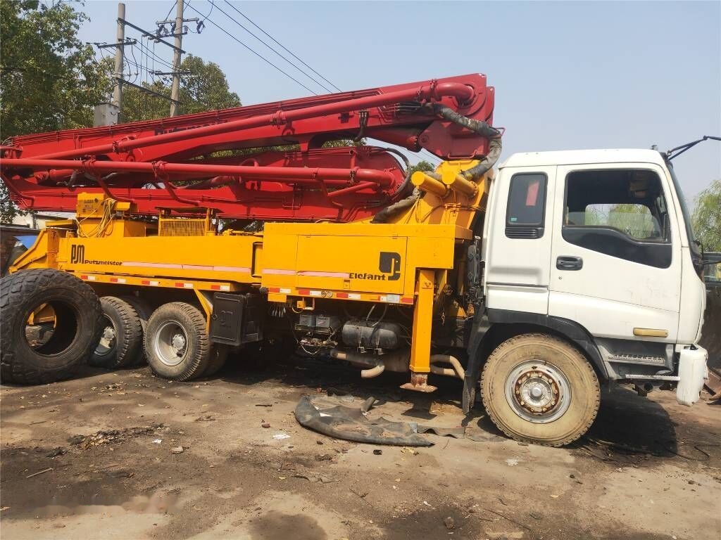 Isuzu Putzmeister on chassis - مضخة خرسانة: صور 2 Isuzu Putzmeister on chassis - مضخة خرسانة: صور 2