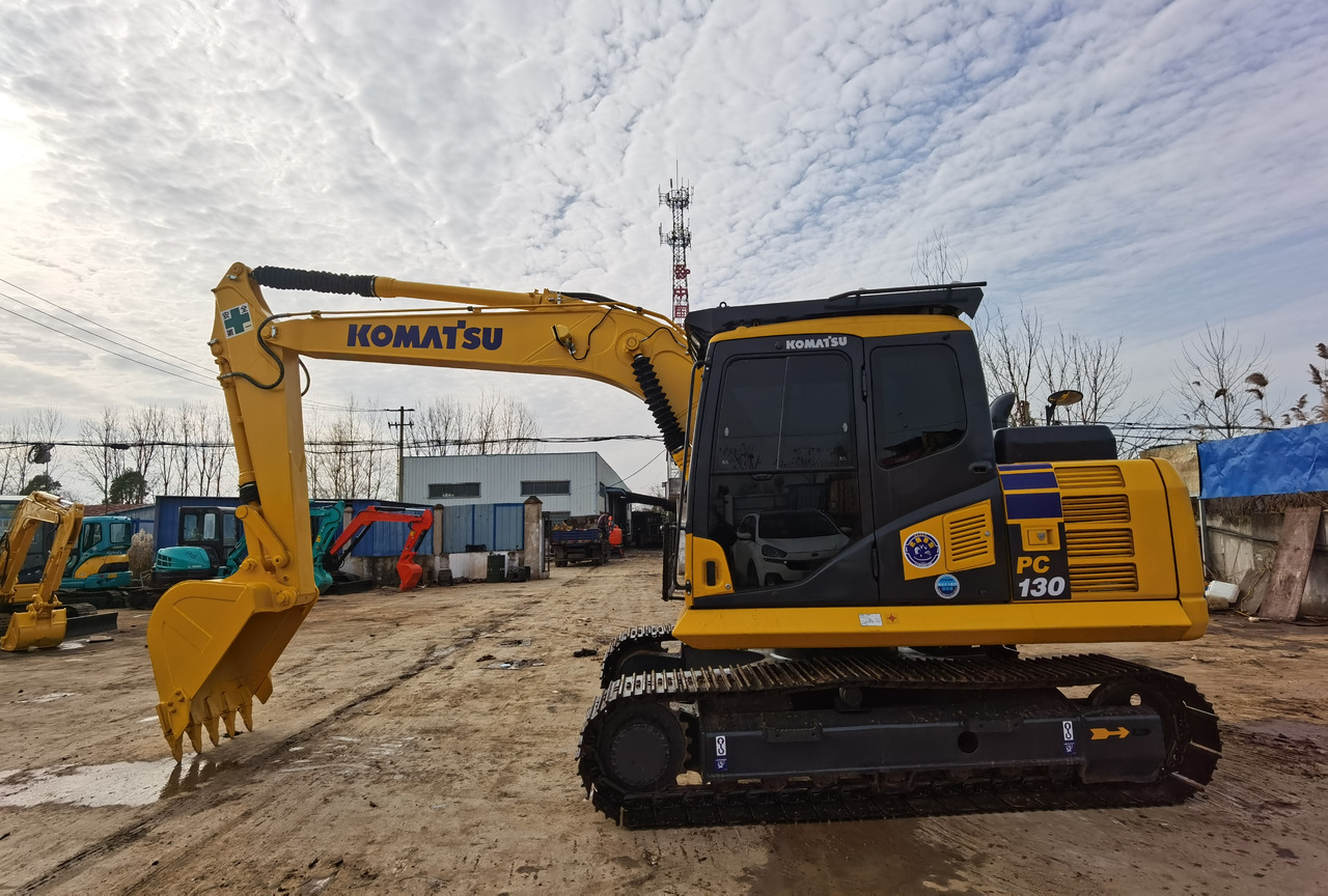 KOMATSU PC130 - حفارة: صور 5 KOMATSU PC130 - حفارة: صور 5