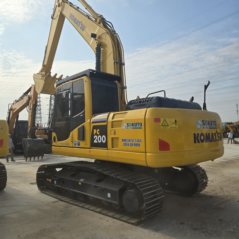 KOMATSU PC200-8 - حفارة: صور 2 KOMATSU PC200-8 - حفارة: صور 2