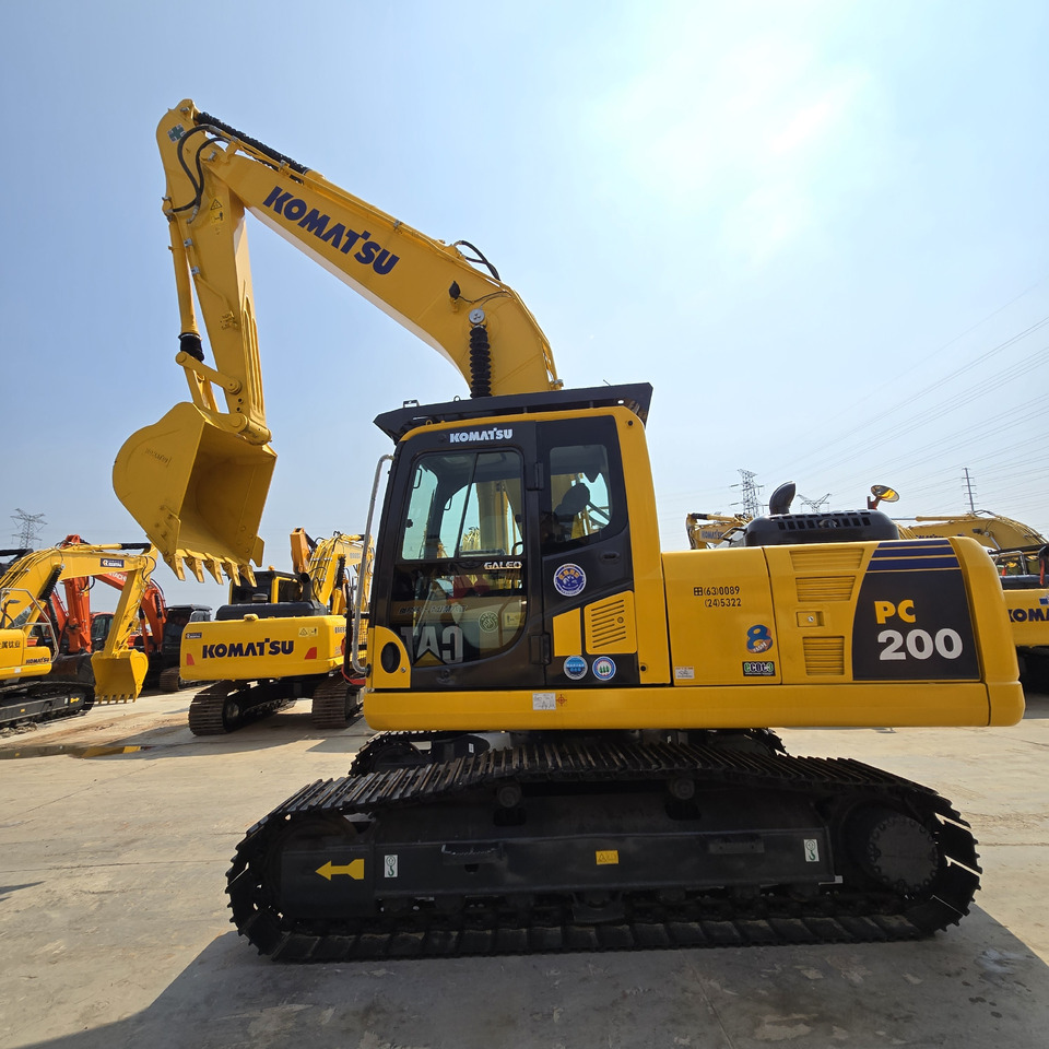 KOMATSU PC200-8 - حفارة: صور 3 KOMATSU PC200-8 - حفارة: صور 3