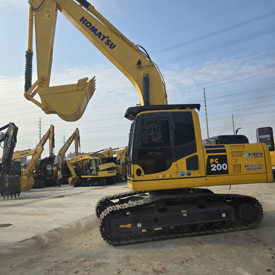 KOMATSU PC200-8 - حفارة: صور 1 KOMATSU PC200-8 - حفارة: صور 1