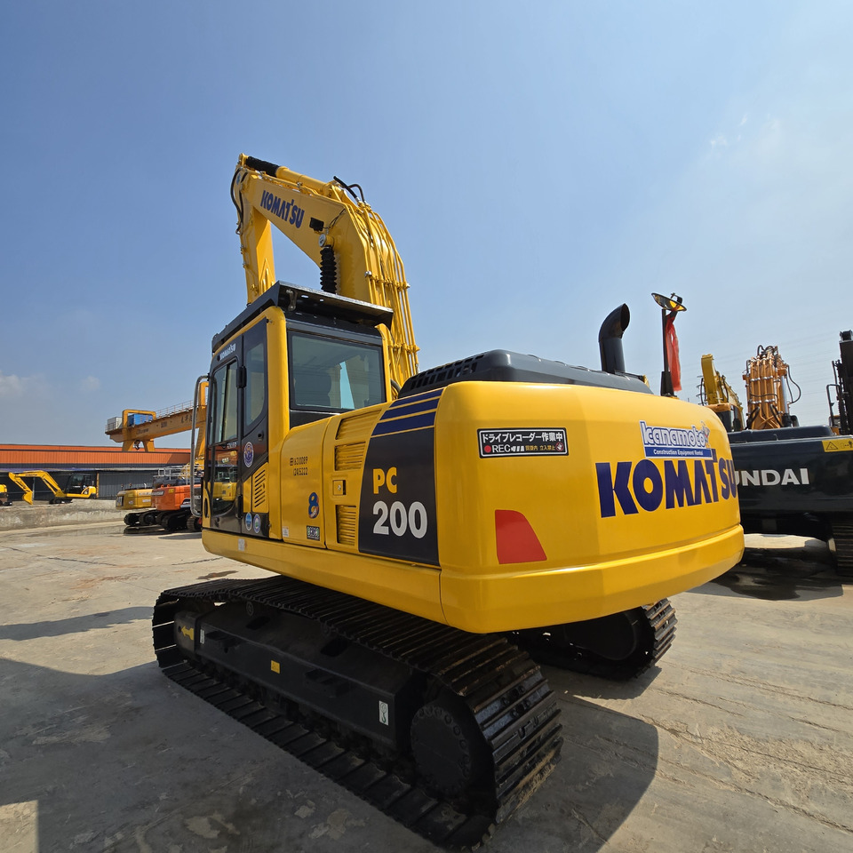 KOMATSU PC200-8 - حفارة: صور 4 KOMATSU PC200-8 - حفارة: صور 4